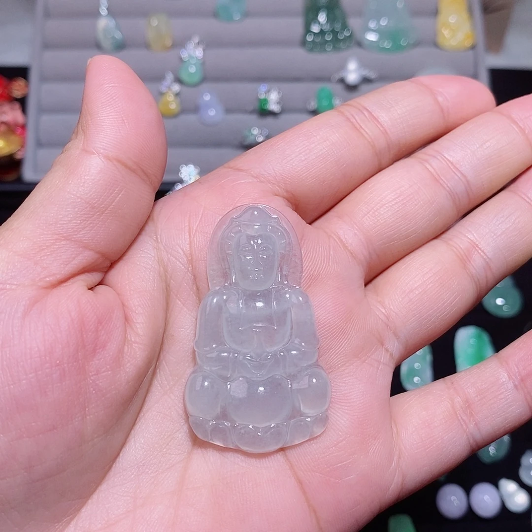 翡翠未镶嵌颈饰观音