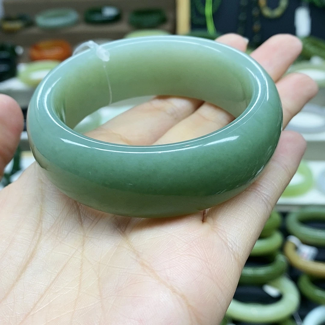 【闪购商品】未镶嵌手镯和田玉