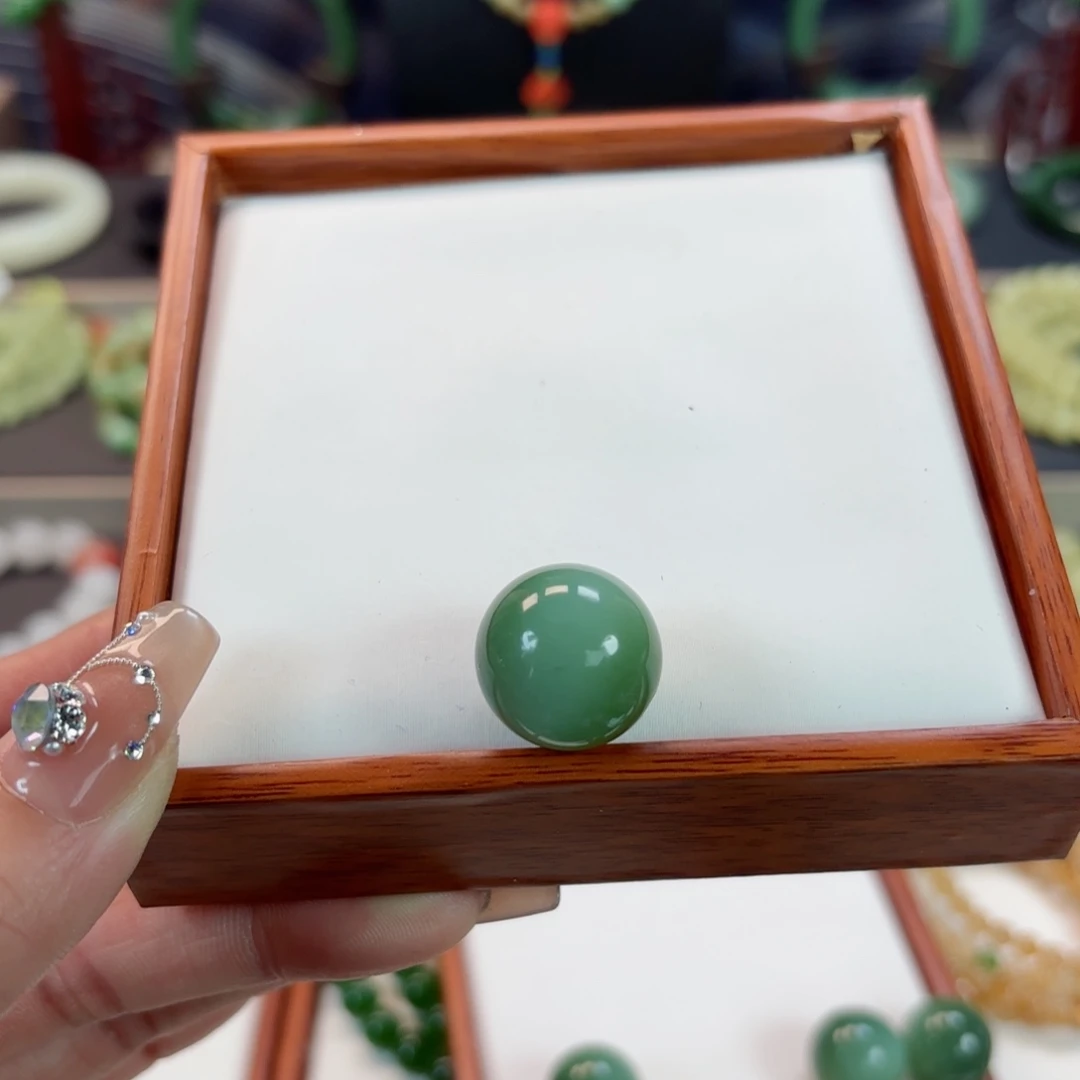 和田玉吊坠未镶嵌悠**心