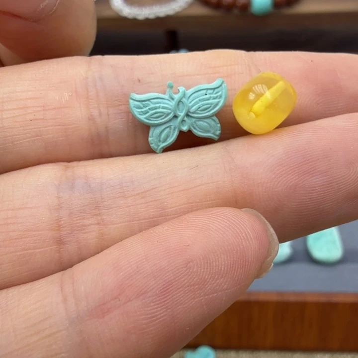 未镶嵌琥珀裸石雕刻