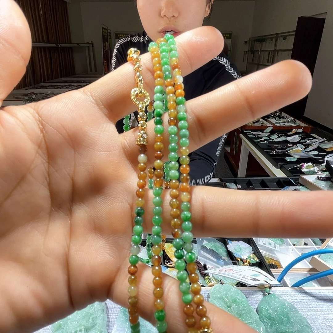 翡翠未镶嵌颈饰一