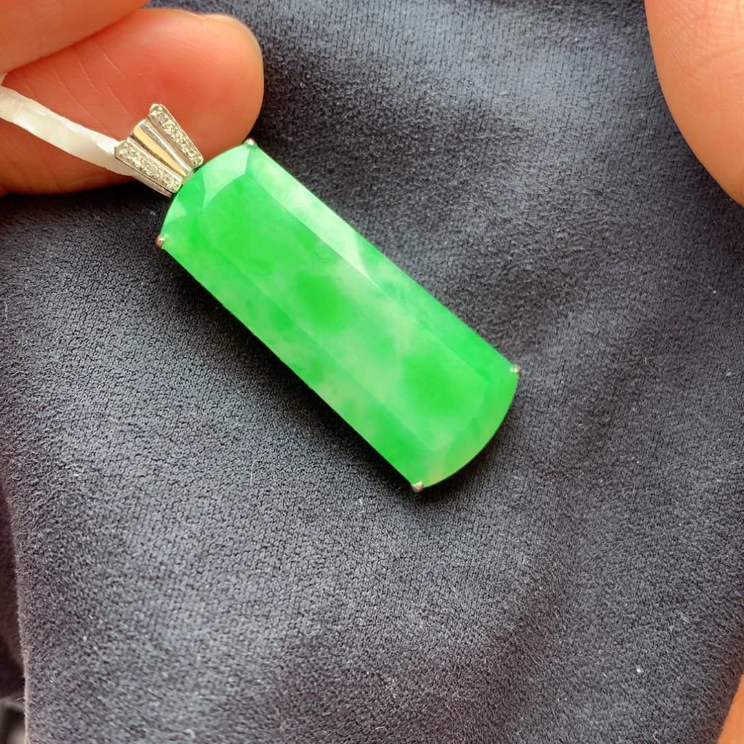 翡翠颈饰18K金镶嵌小*班上新