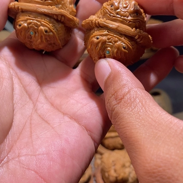 缘***分把件文玩核桃纯手工雕刻文玩核桃
