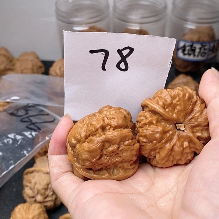 小***-我在外面吃饭了啊