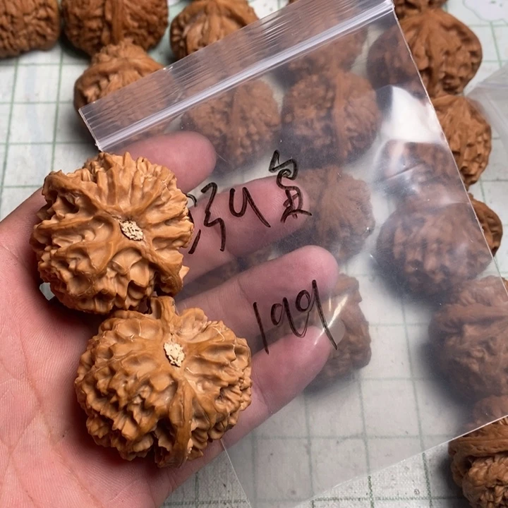 泓***枭把件文玩核桃核桃