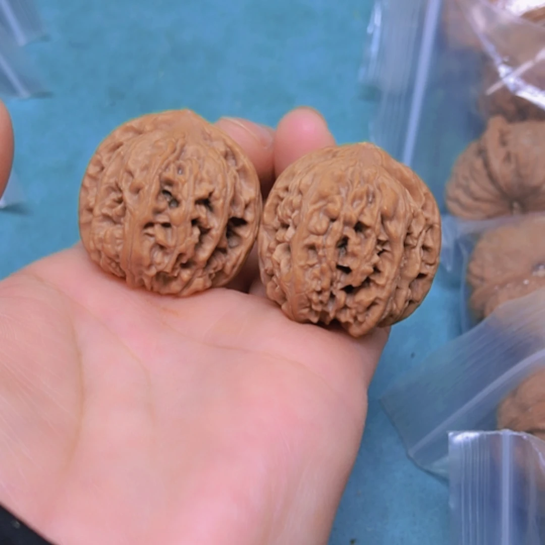 【闪购商品】摆件核桃33翻天印修尖