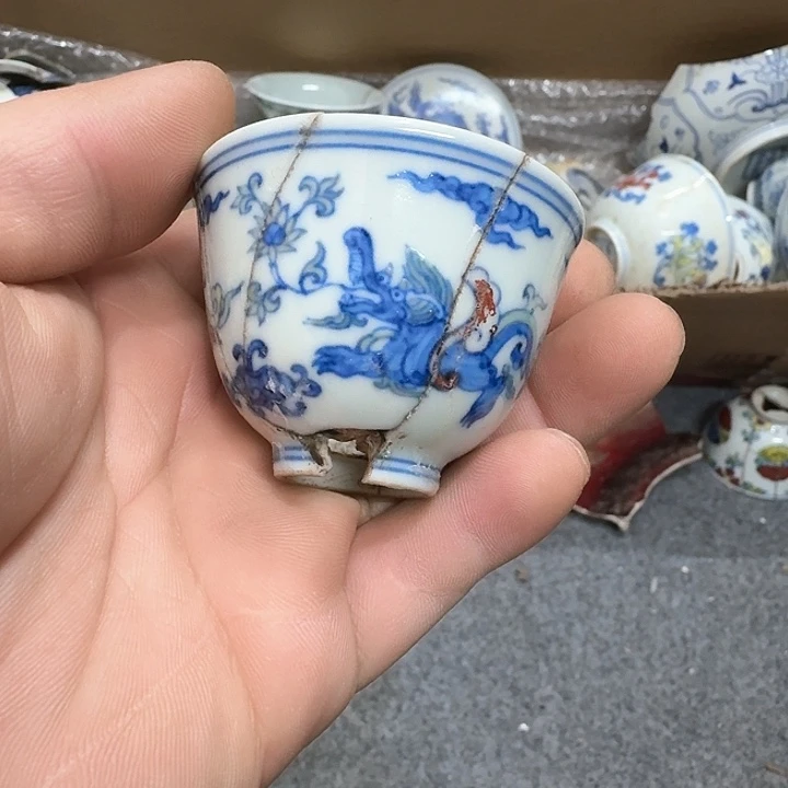 摆件陶瓷青花斗彩杯子