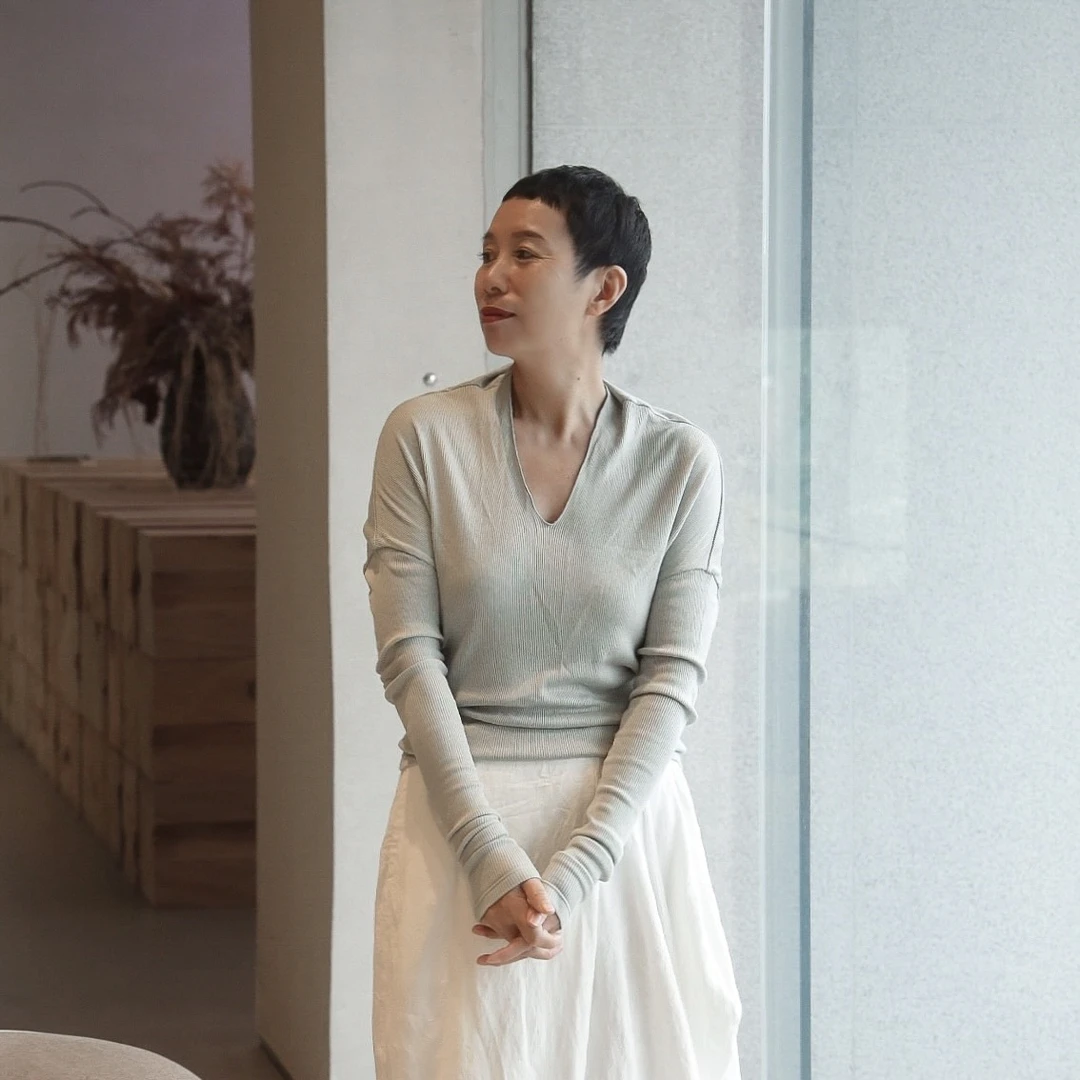 设计师精品V领长袖VW52CT113