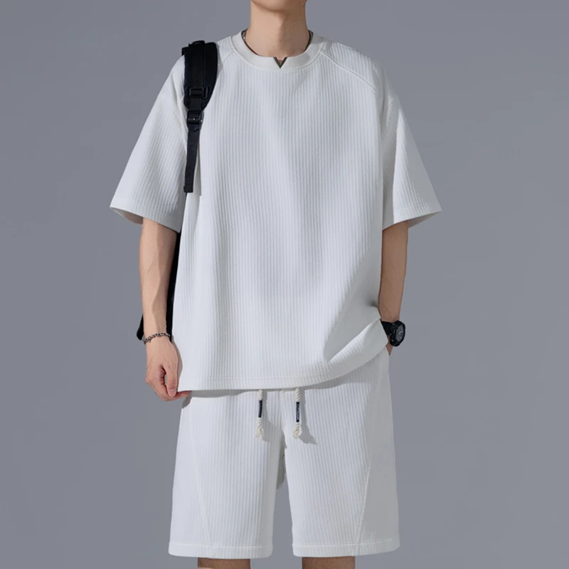肌理感V领套装男夏季2025新款宽松潮流百搭休闲短袖短裤两件套