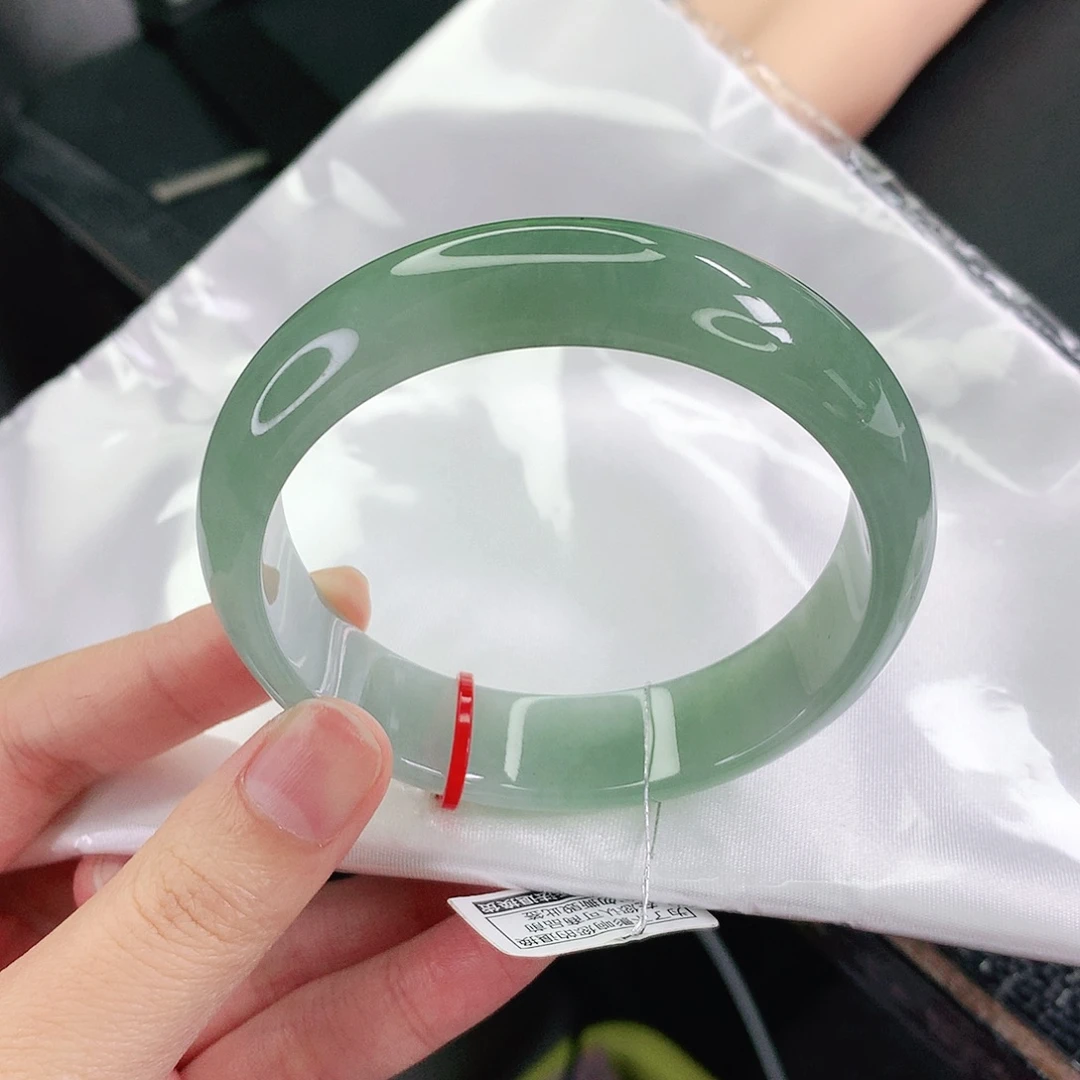 翡翠未镶嵌手镯57圈