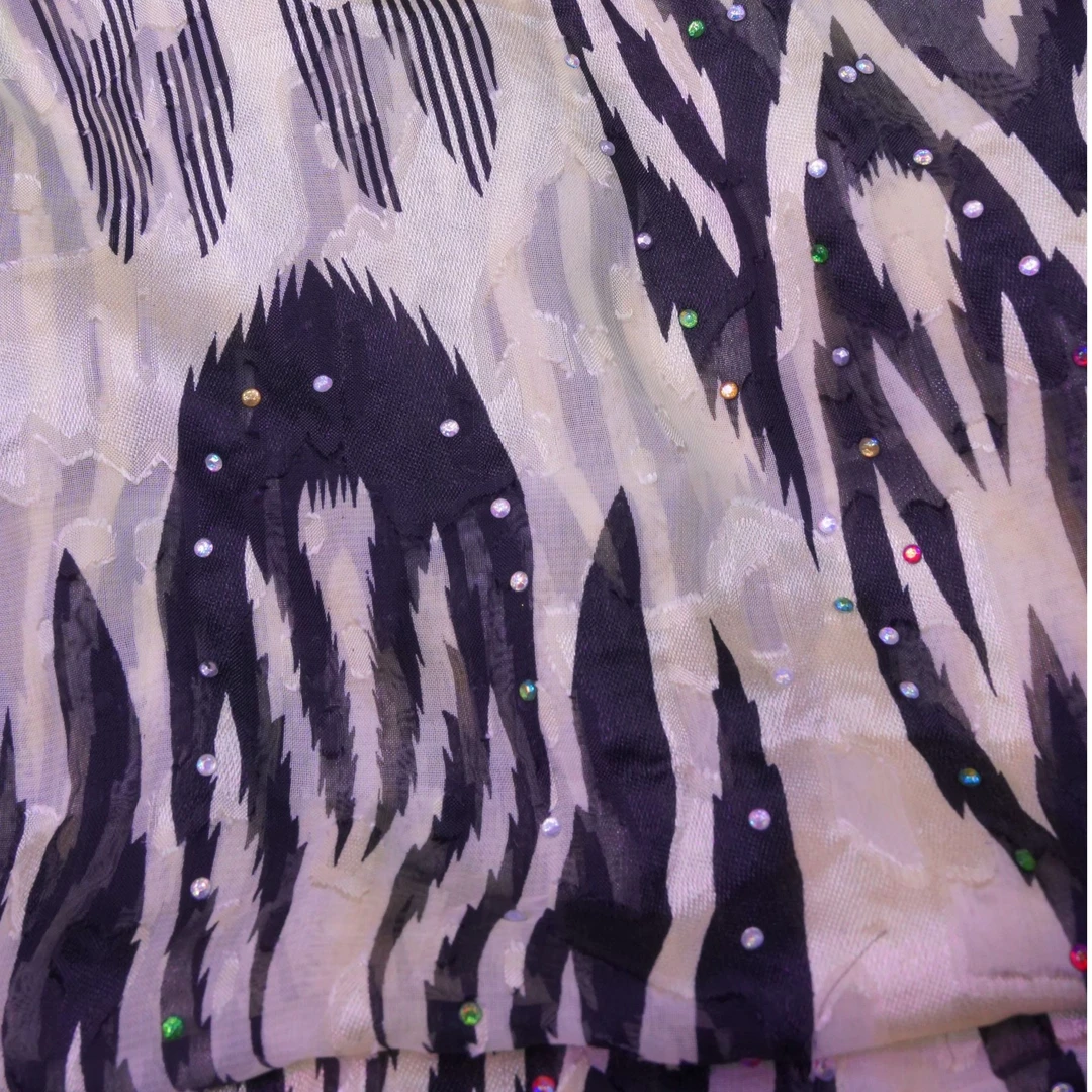 【包邮】يىپەك ئەتلەس 新款艾德莱斯布料穿上特别舒服