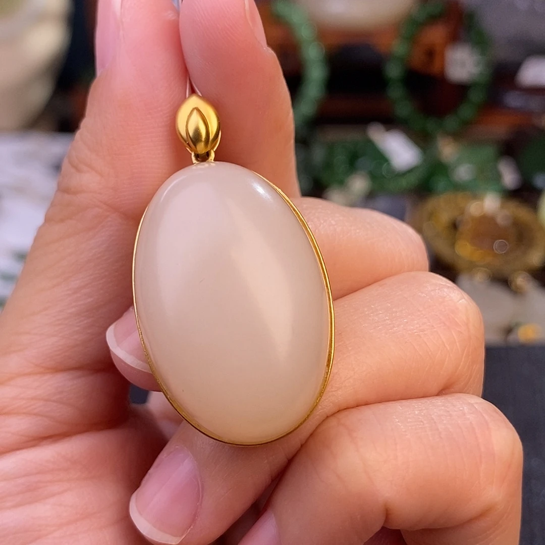 和田玉熟藕粉老料脂膏级吊坠清货价18.K金未镶嵌