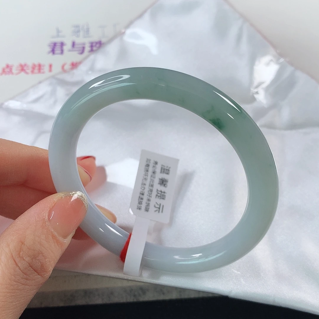 翡翠手镯未镶嵌 圆条⑨②