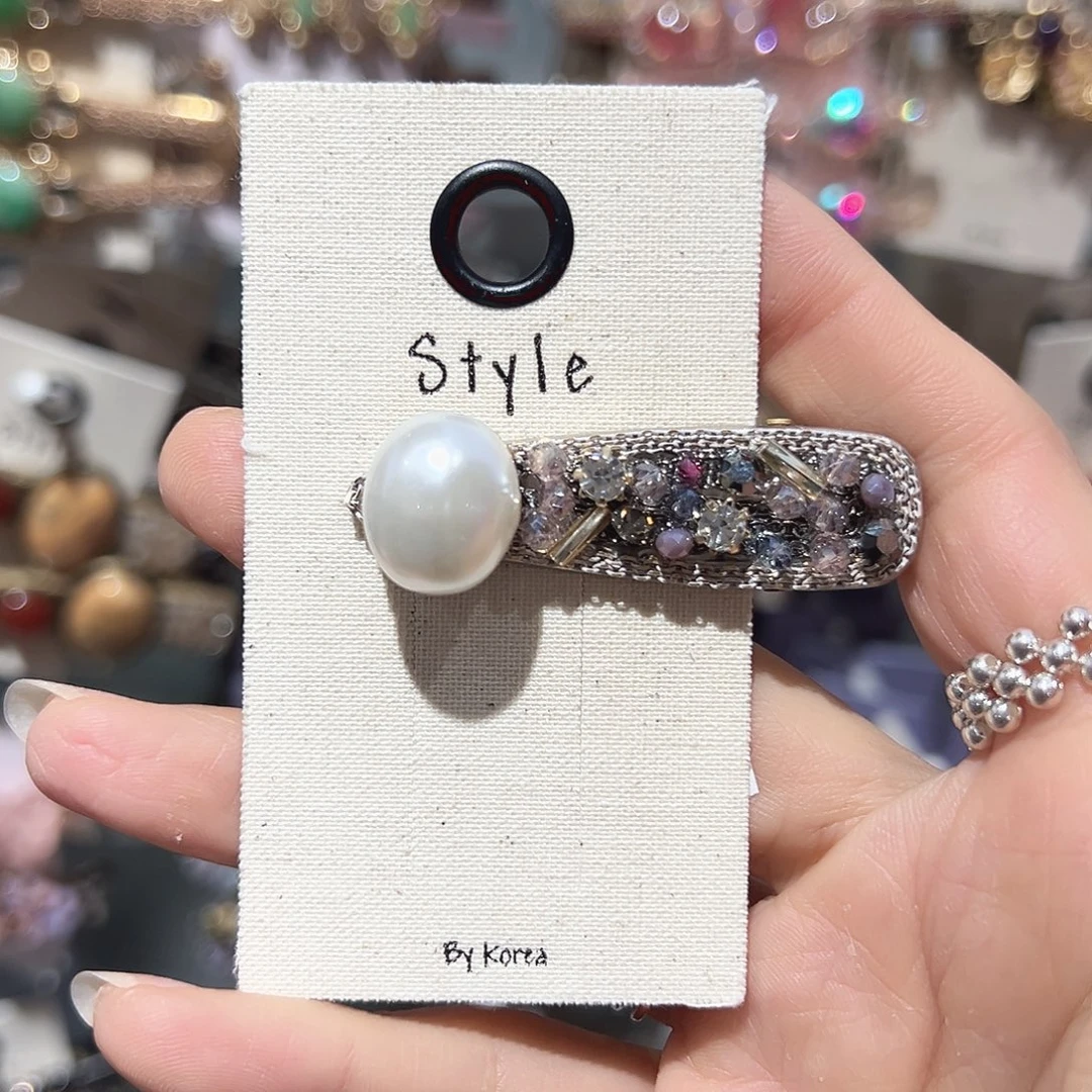 皮质铁合金白色珠珠鸭夹