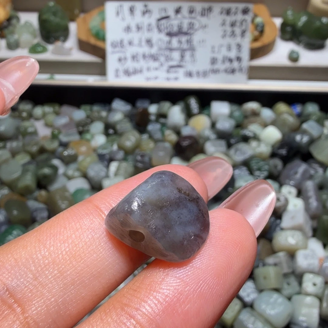 和田玉未镶嵌珠宝奇石