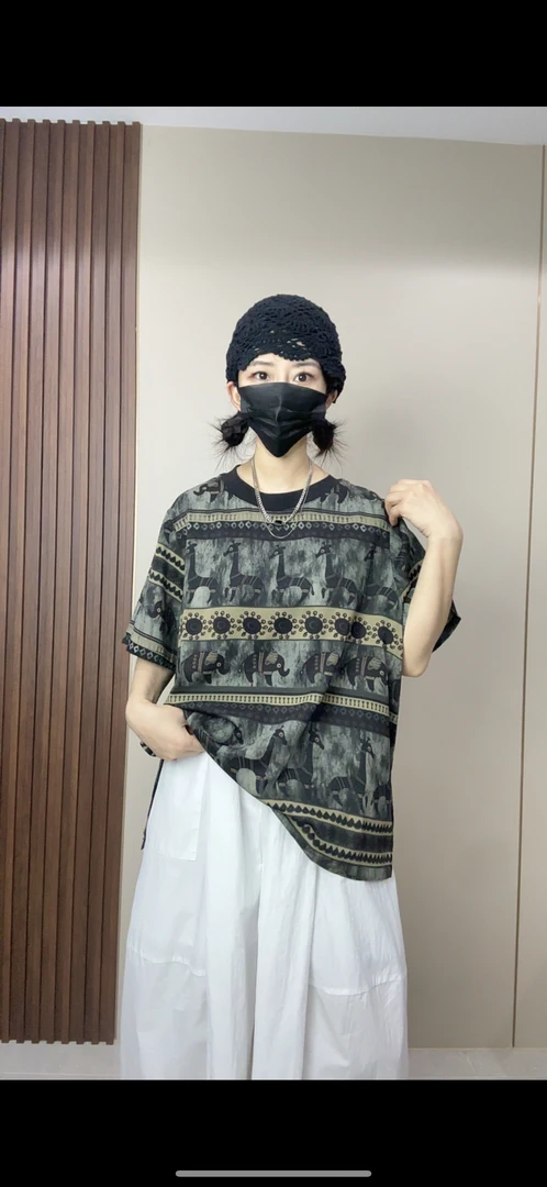 宽松型扎染T恤圆领休闲夏季上衣慵懒风染色印花宽松