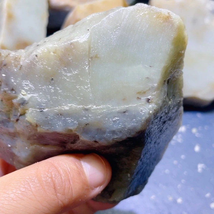 和田玉未镶嵌珠宝半成品