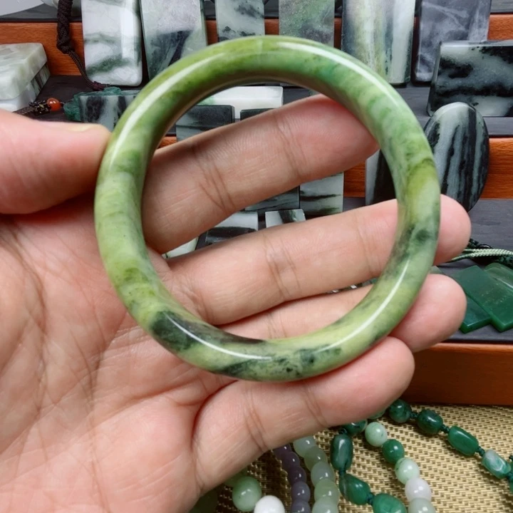 独山玉未镶嵌手镯野*: