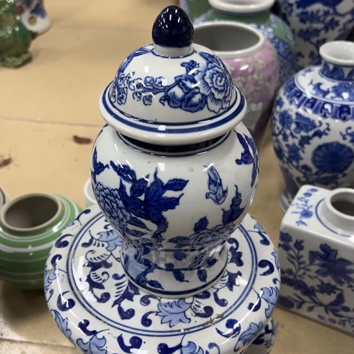 瓷片微瑕陶瓶不退不换。。。。。。。