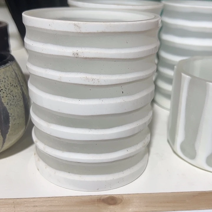 悦***好琉璃手工艺品白瓷磨刻花瓶花器高11口8