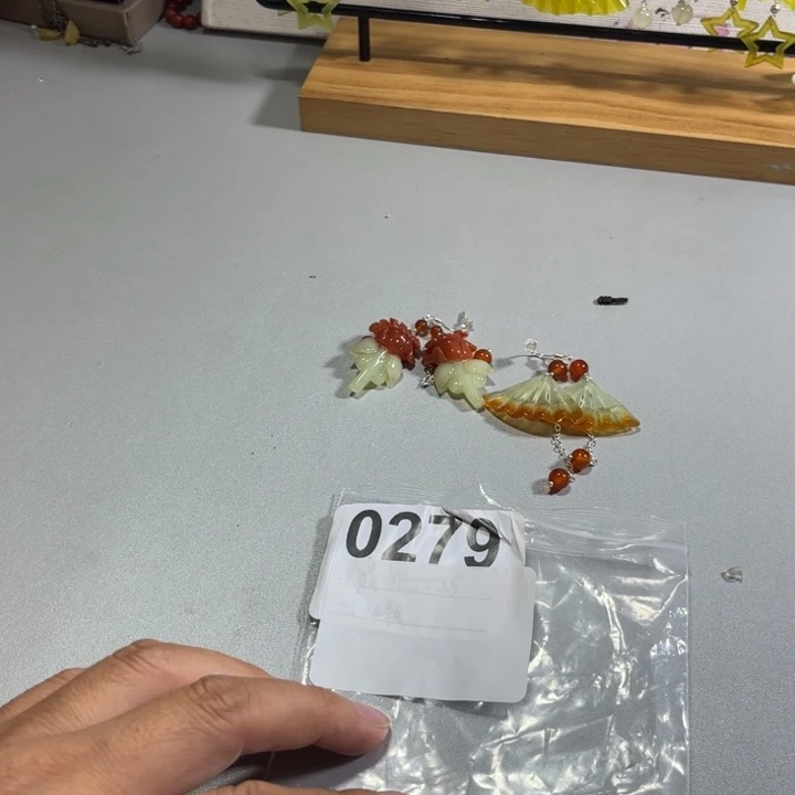 z***2蛇纹石玉合金耳饰