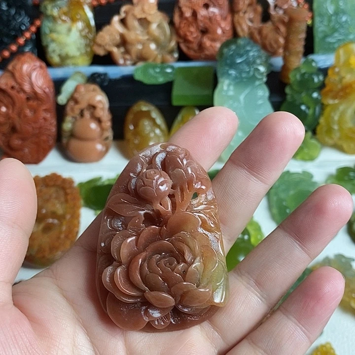 蛇纹石玉未镶嵌颈饰