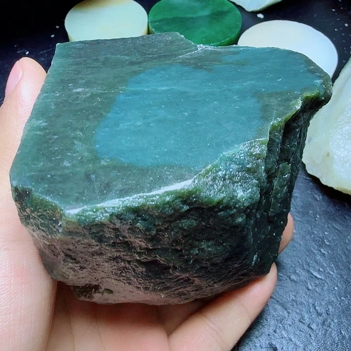 和田玉（糖玉）未镶嵌珠宝奇石