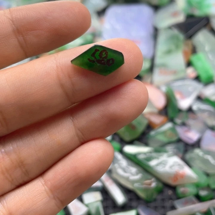 定制翡翠未镶嵌天然翡翠