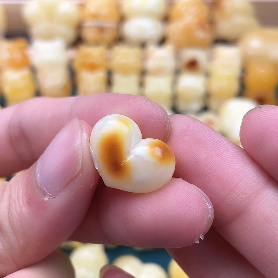 未镶嵌琥珀裸石蜜蜡