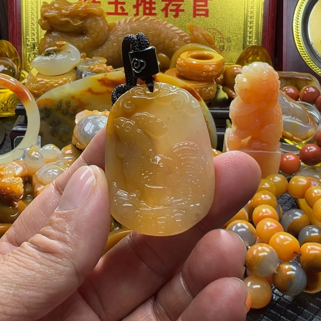 石英质玉未镶嵌颈饰