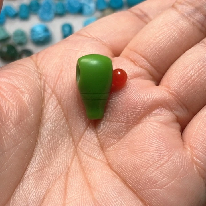 颈饰未镶嵌南红玛瑙