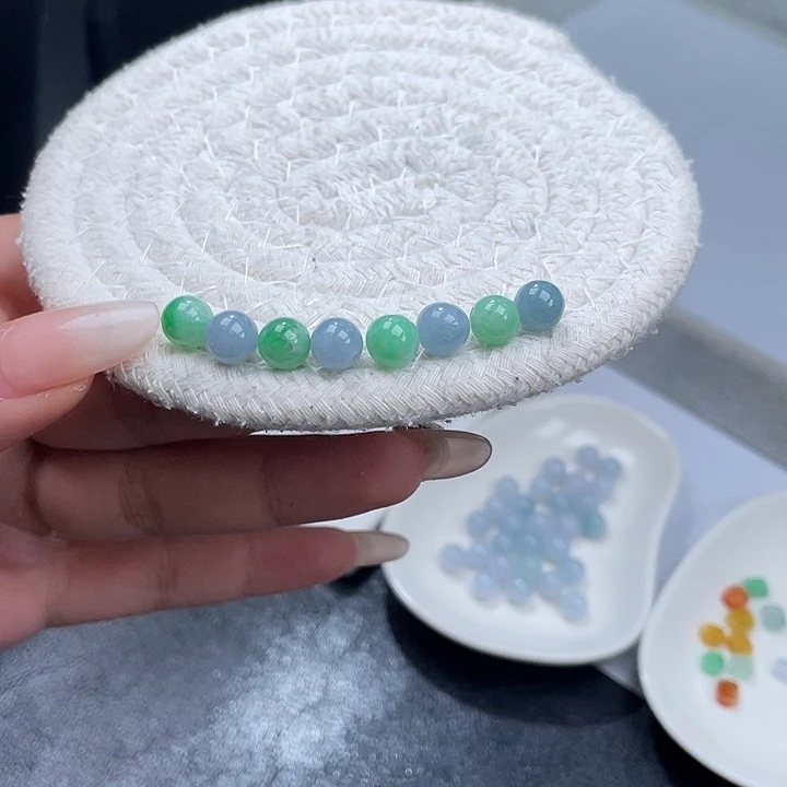 翡翠未镶嵌挂件阳绿加蓝莓紫