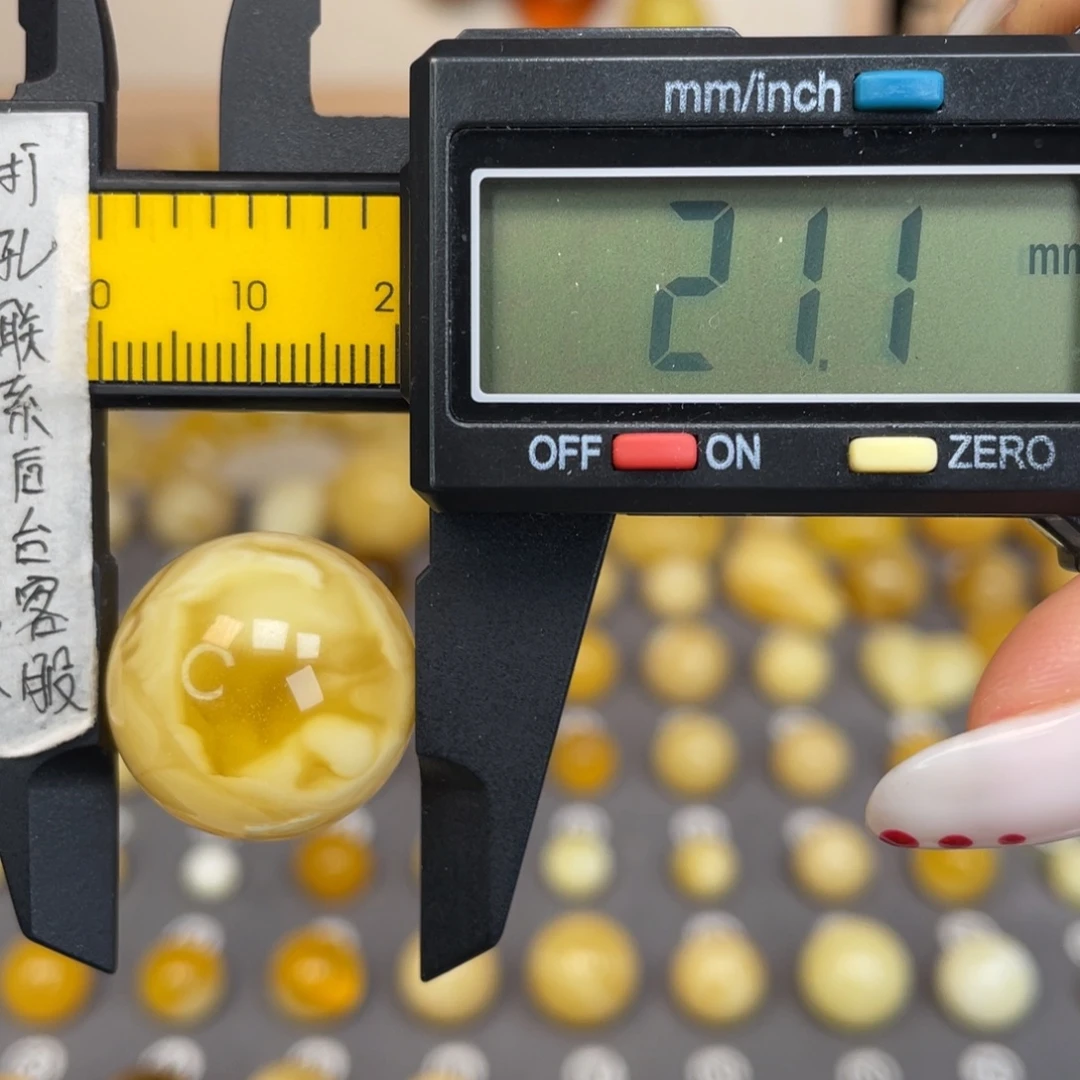 琥珀未镶嵌裸石79