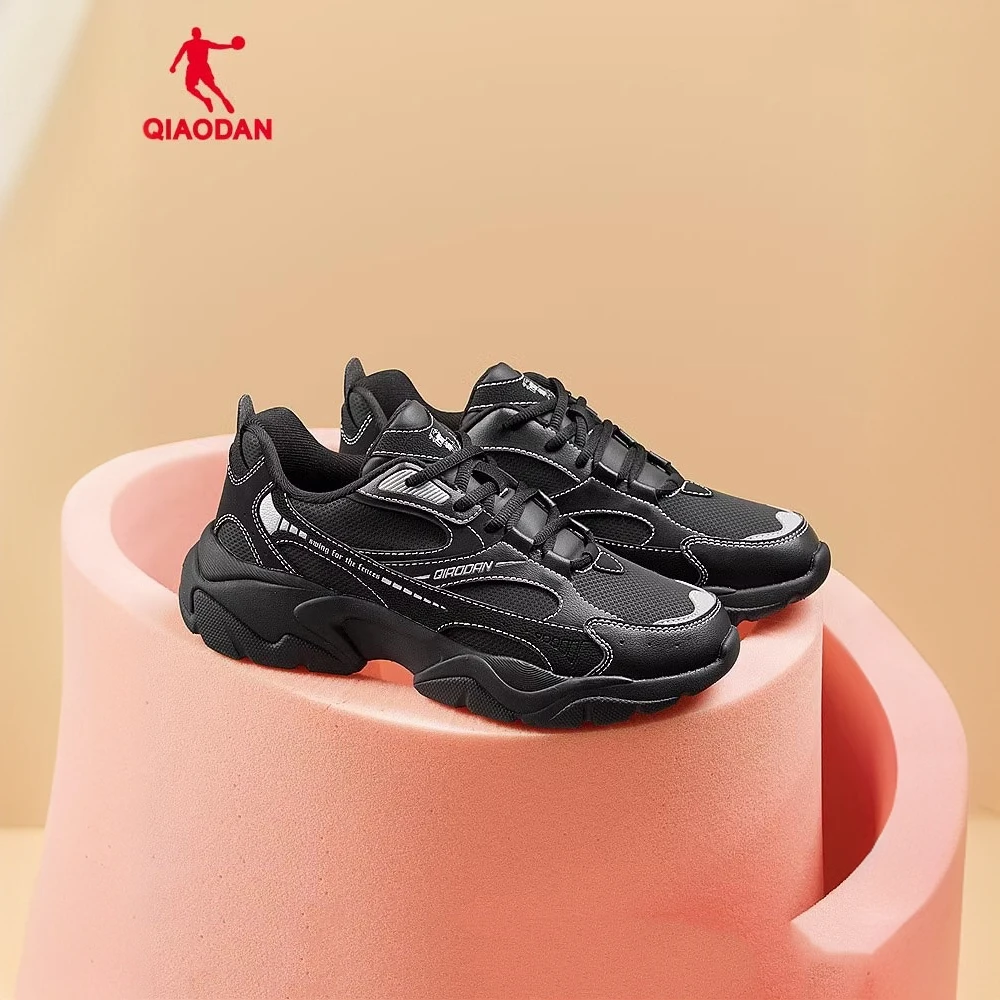 QIAODAN/乔丹黑色老爹鞋女新款鞋子革面防水休闲鞋百搭运动鞋女鞋