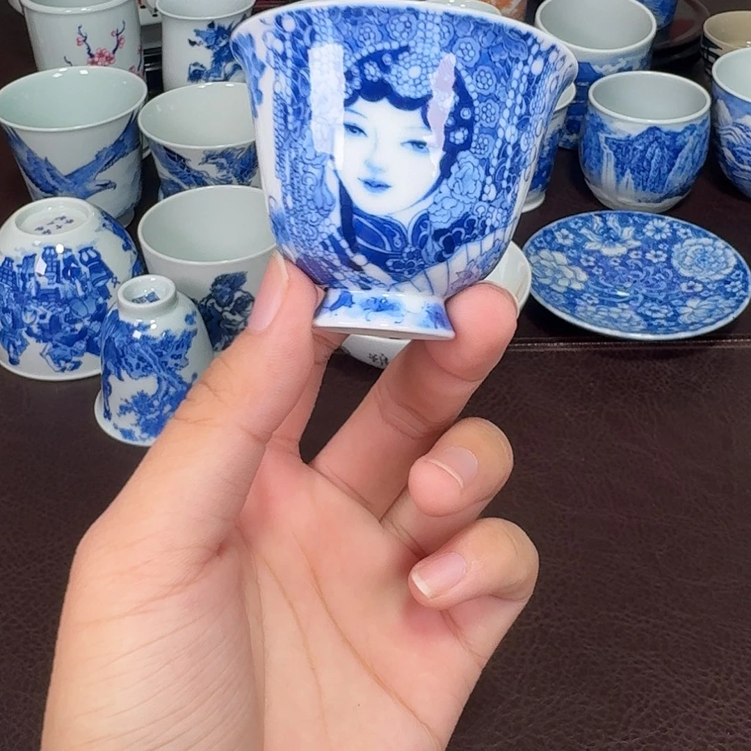 禾***豚现代景德镇陶瓷杯