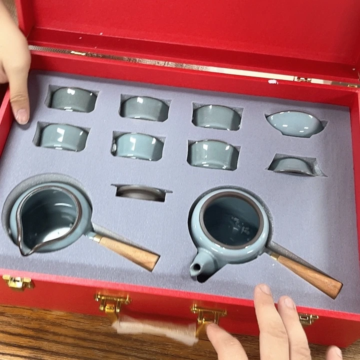 孤品茶具套装等。