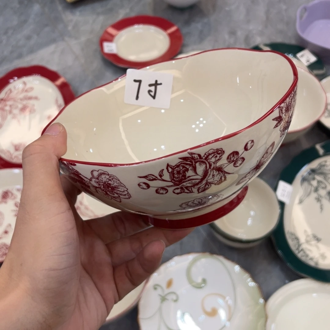陶瓷微瑕餐具介意勿拍，满18飞！