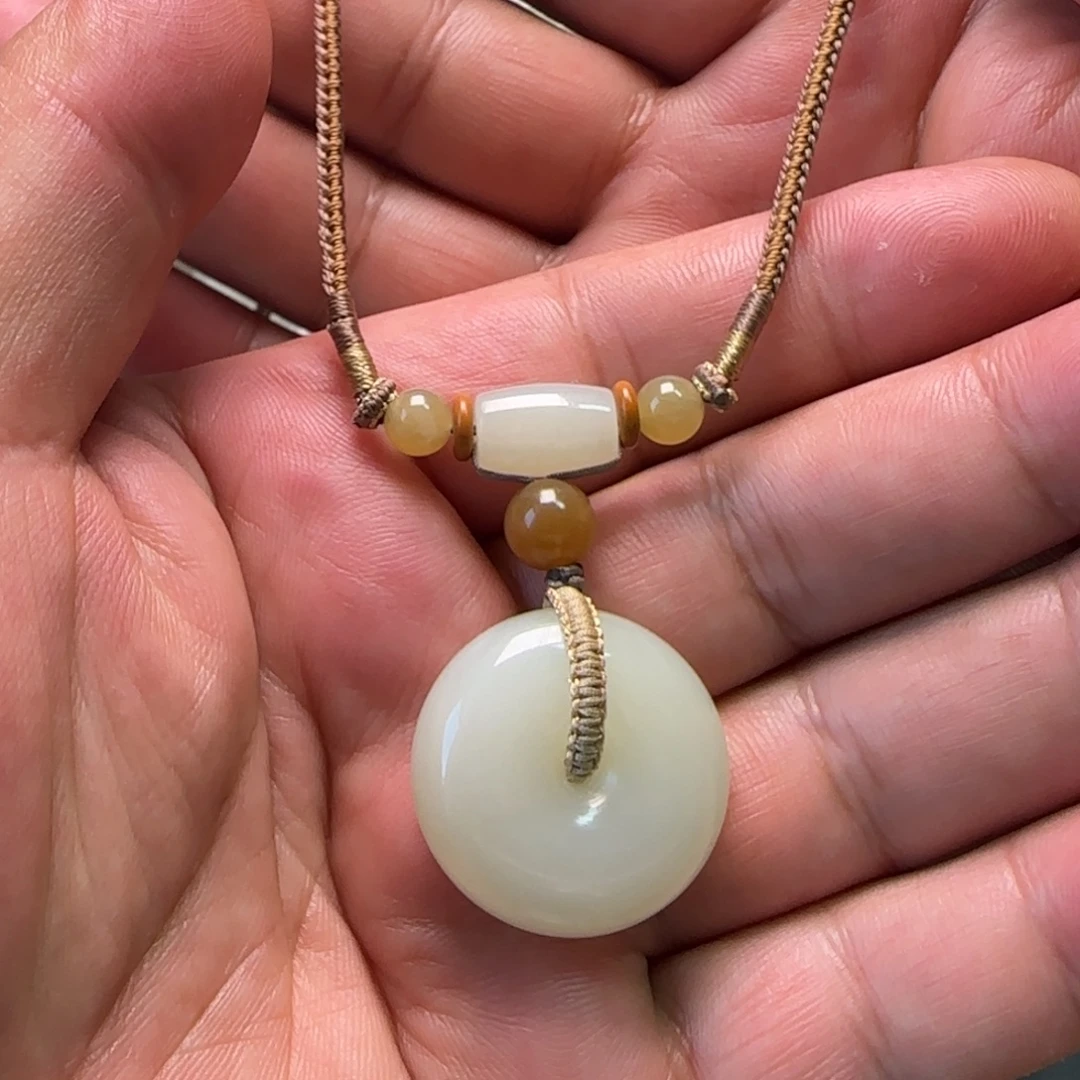 颈饰未镶嵌和田玉