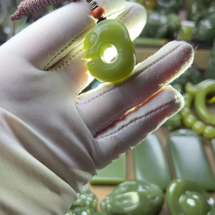 岫岩老玉（透闪石质玉）未镶嵌挂件