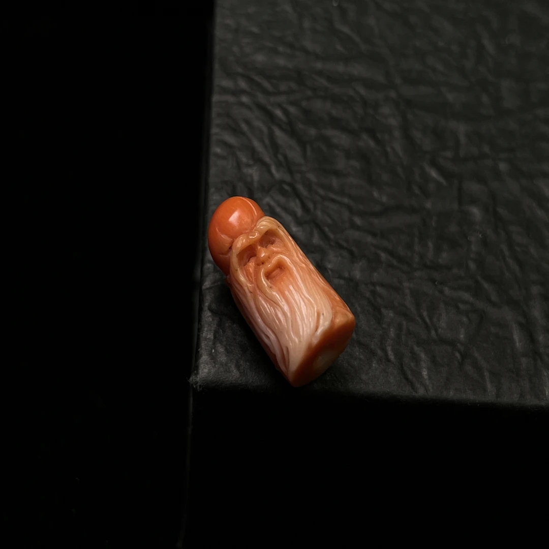 南红返白 长度20.7mm 宽度10.5mm 厚度11.5mm 6-4-4