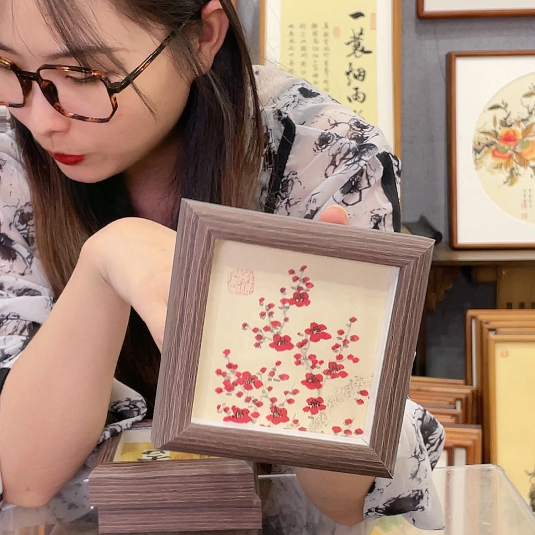 书法手绘带框尺寸：12*12梅花