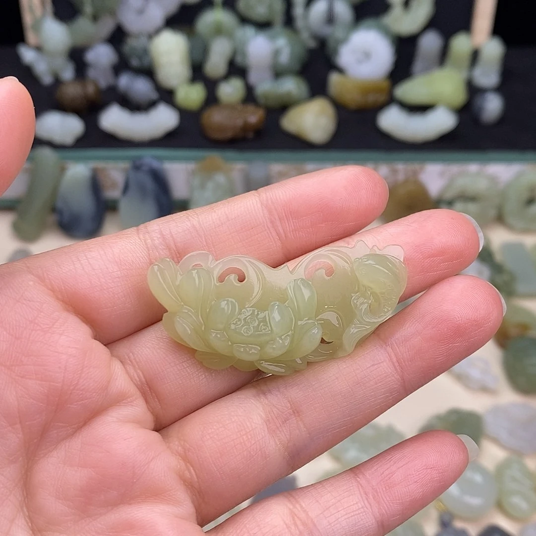 颈饰未镶嵌和田玉