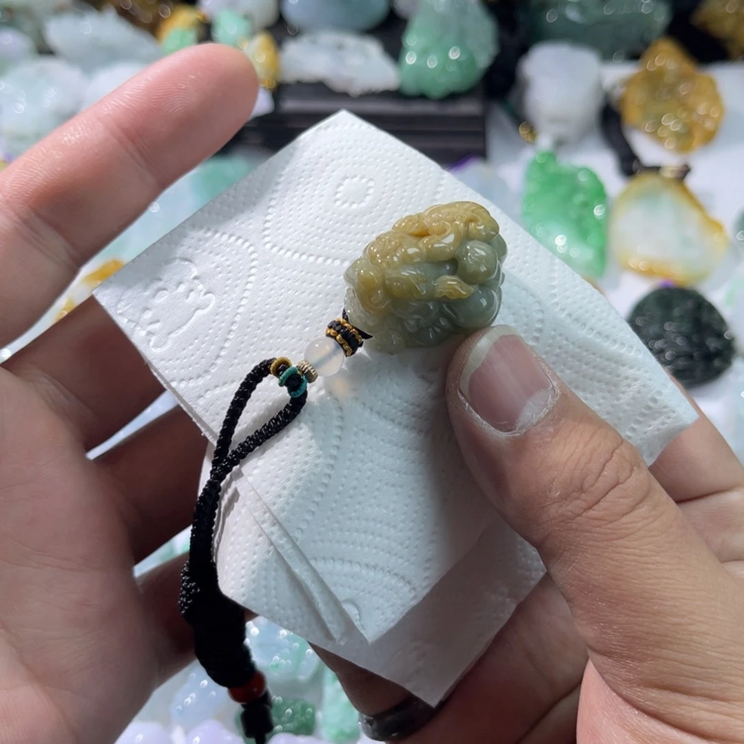 翡翠颈饰未镶嵌天然