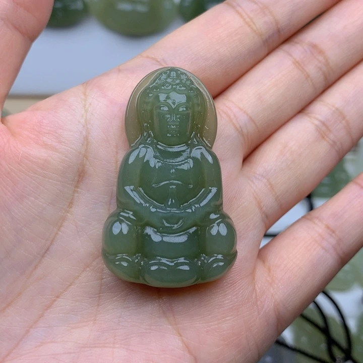 城***4和田玉未镶嵌颈饰