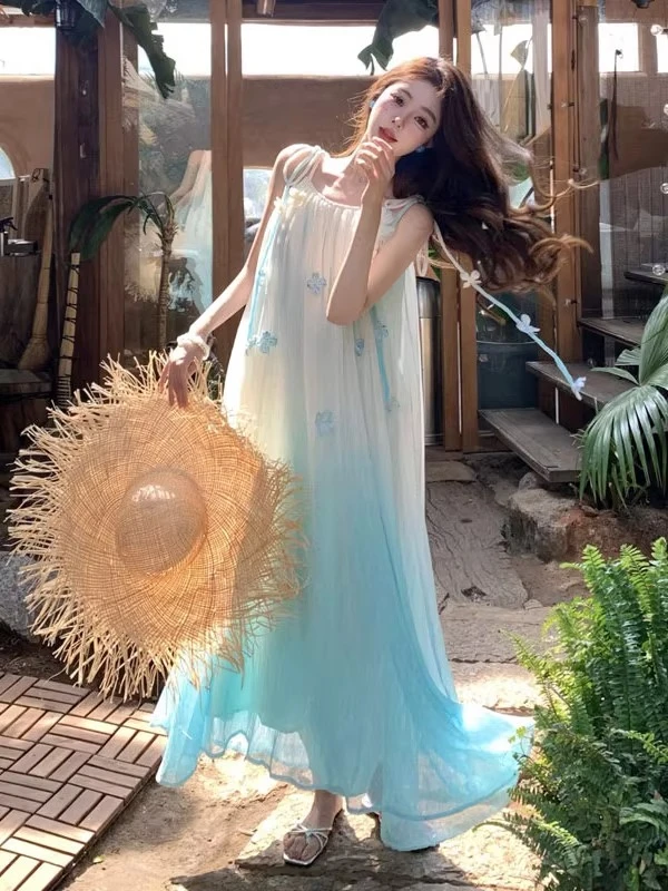 海边度假风渐变吊带沙滩仙女裙超好看独特漂亮花朵连衣裙2025夏季