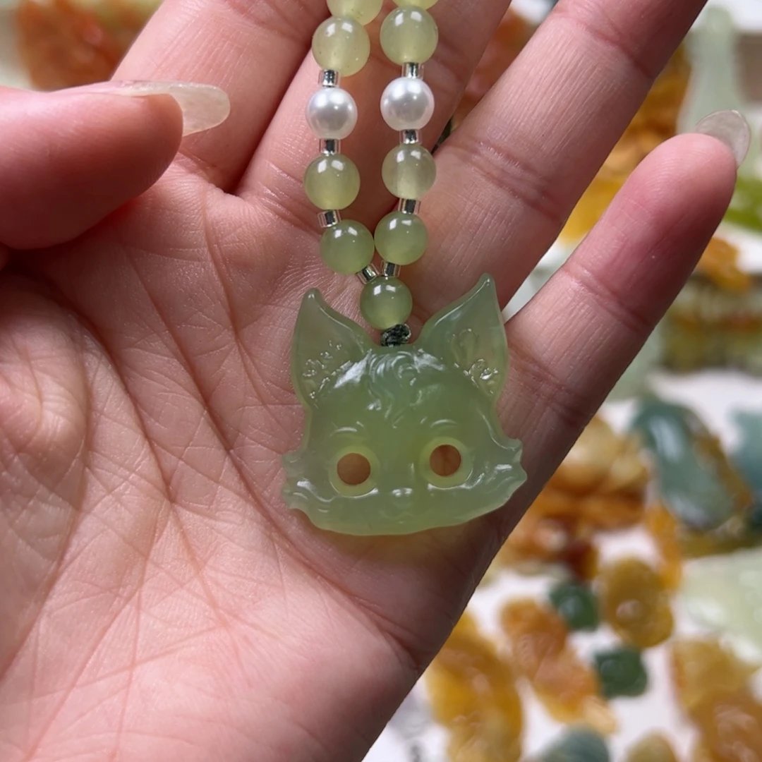 未镶嵌蛇纹石玉颈饰