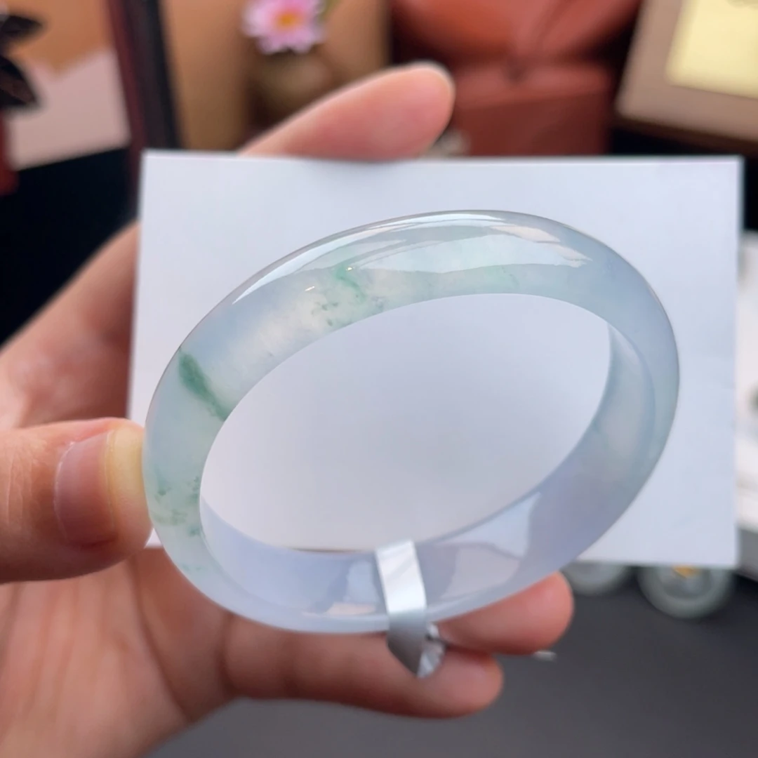 翡翠手镯（贵妃镯）未镶嵌