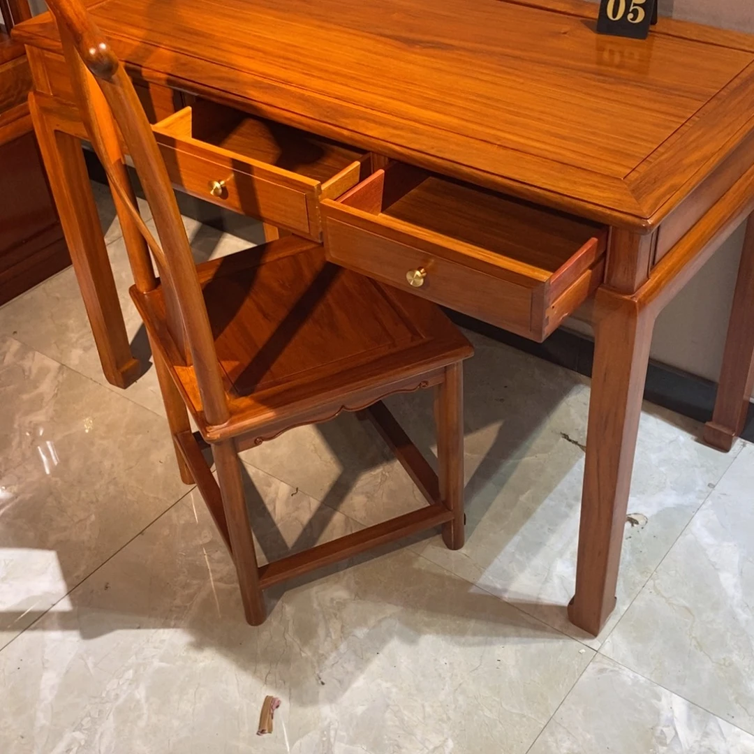 刘***达鸡翅木类成套家具1桌1椅