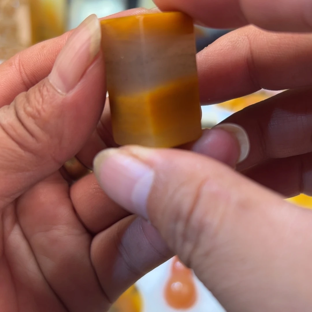 石英质玉（黄龙玉）合金颈饰
