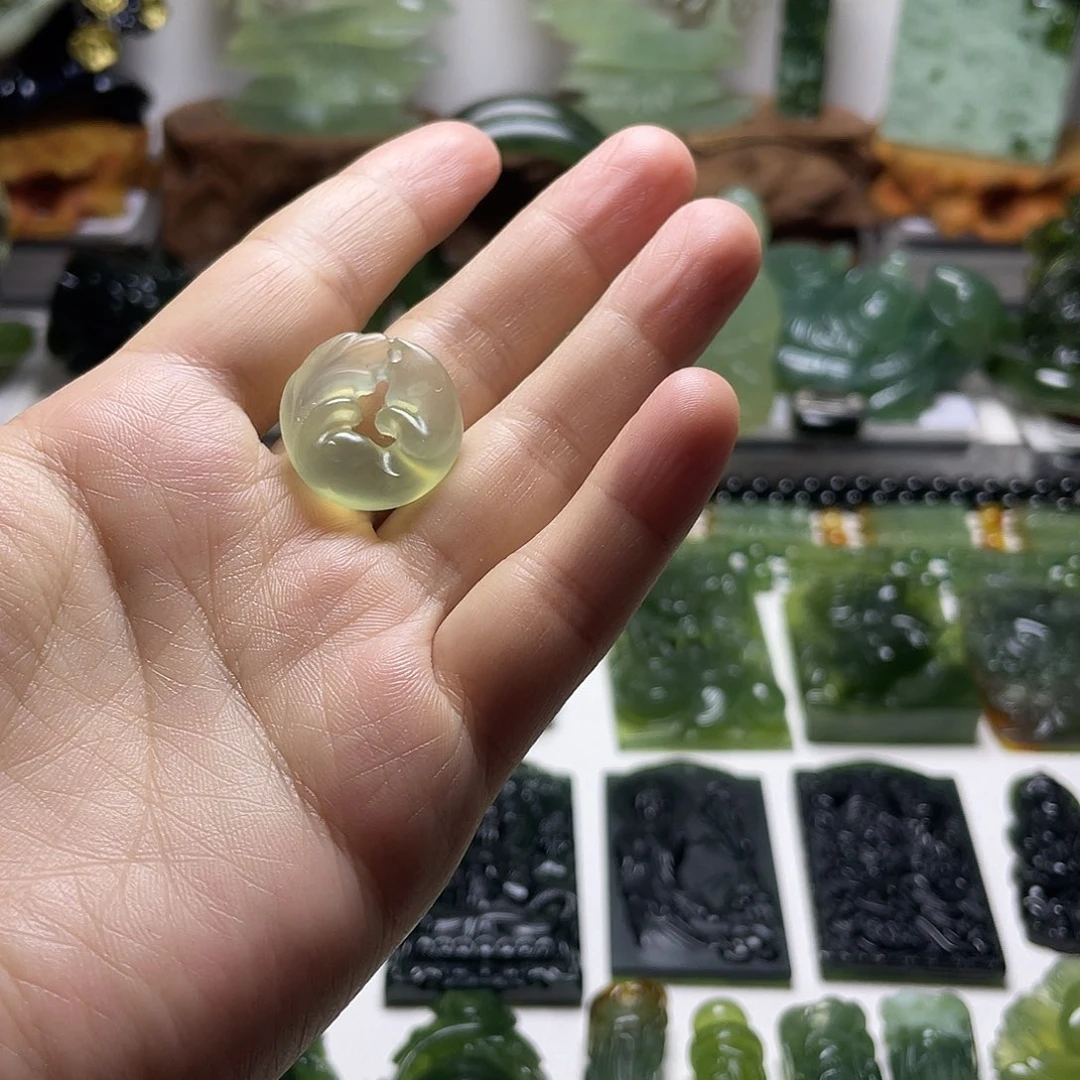 未镶嵌蛇纹石玉颈饰